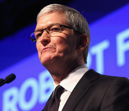 Tim Cook, filantropo o stratega?